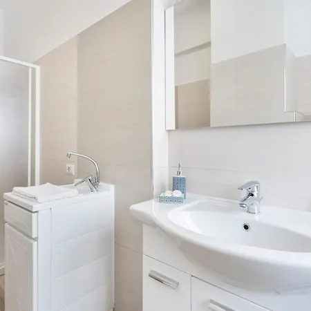 Regina Luxury Flat *