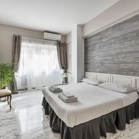 Regina Luxury Flat * Řím